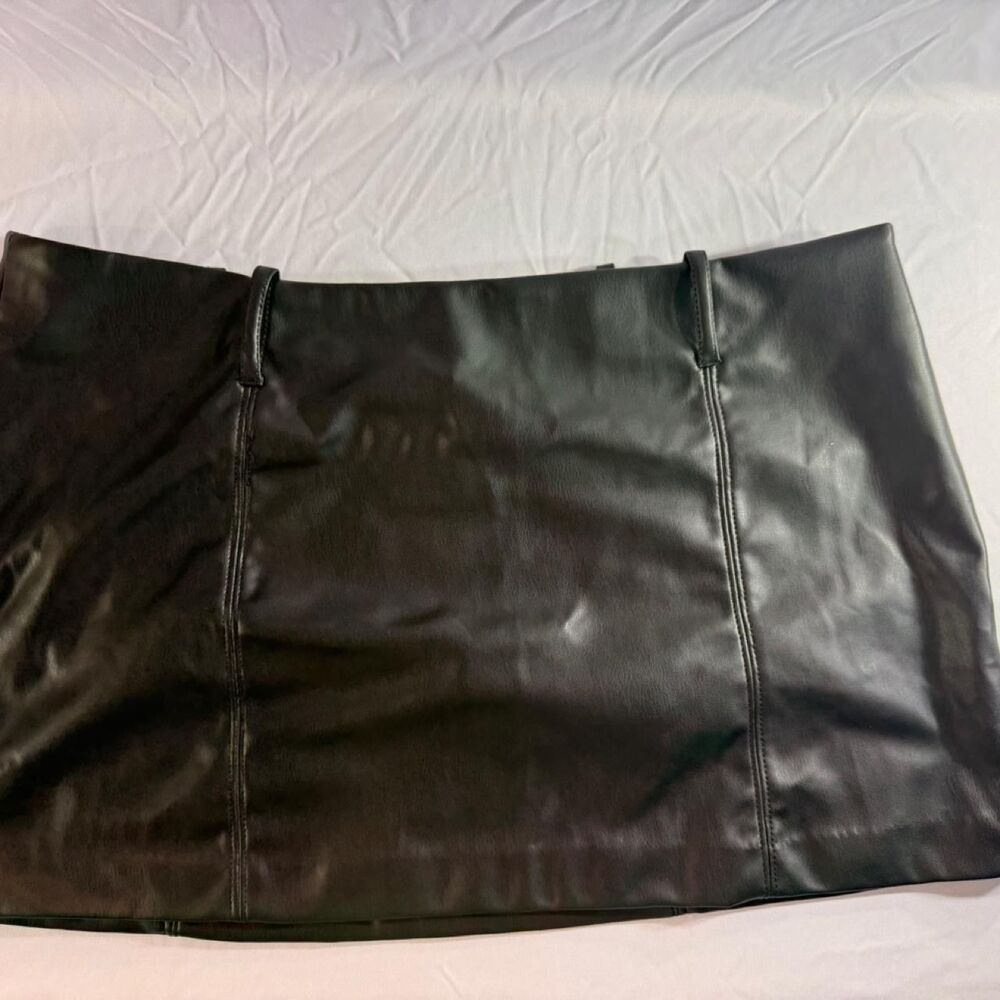 Divided Women's Black Skirt